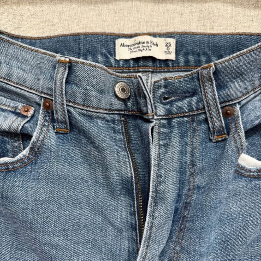 Abercrombie & Fitch The Ankle Straight Ultra High Rise 25 (0)